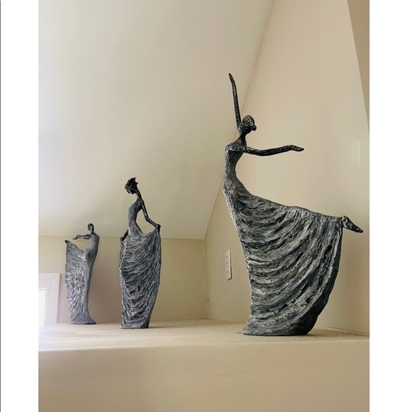 The Full Set of 3 Dancers Decorative Figurines - Picture 3 of 16